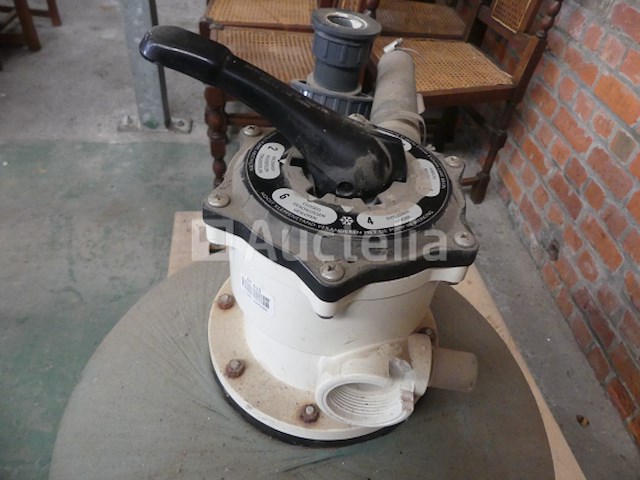 Zandfilter voor zwembad merk en model onbekend - afbeelding 2 van  3