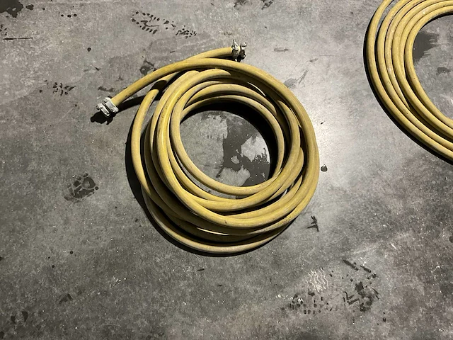 Zandstraalinstallatie compleet met compressor, ketel, ontvochtiger, slangen, straalslang en helm. - afbeelding 9 van  42