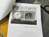 Zandstraalinstallatie compleet met compressor, ketel, ontvochtiger, slangen, straalslang en helm. - afbeelding 32 van  42