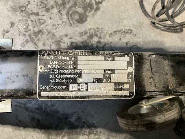 Zandstraalinstallatie compleet met compressor, ketel, ontvochtiger, slangen, straalslang en helm. - afbeelding 37 van  42