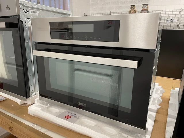 Zanussi inbouw oven - afbeelding 1 van  4