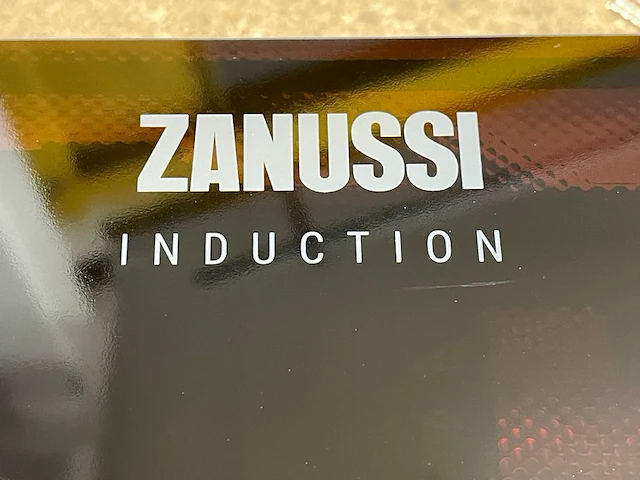 Zanussi inductie inbouw kookplaat - afbeelding 1 van  4