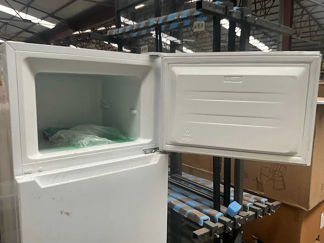 Zanussi ztae24ew koel/vriescombinatie - afbeelding 7 van  9