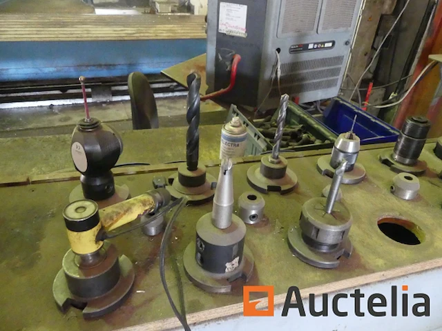 Zayer verticale cnc freesmachine & accessoires kp300ar - afbeelding 13 van  33