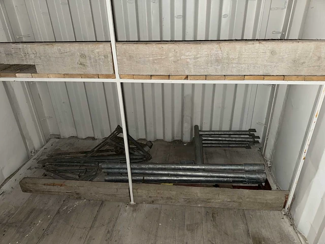 Zeecontainer met verlichting en elektriciteit compleet met inbouwkast. - afbeelding 3 van  18