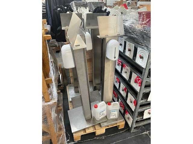 Zeepdispenser op voet (5x) - afbeelding 5 van  5