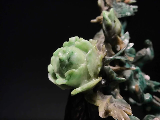Zeer gedetailleerd delicaat chinese sculptuur van vogels en bloemen - afbeelding 35 van  39
