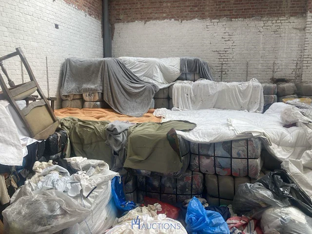 Zeer grote partij balen kledij - afbeelding 5 van  10