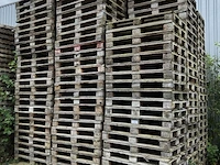 Zeer grote partij palleten bestaande uit plm 420 europalleten - afbeelding 1 van  16