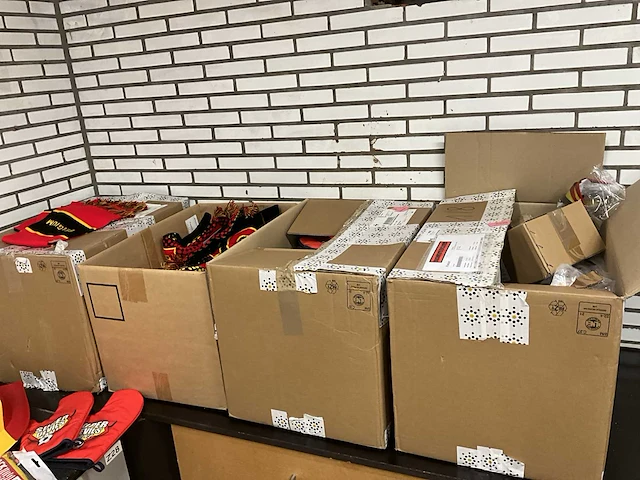 Zeer grote partij rode duivels gadgets - afbeelding 21 van  29