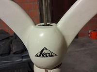 Zeer oude personenweegschaal+meetlat ziekenhuis - afbeelding 4 van  8