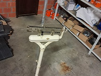 Zeer oude personenweegschaal+meetlat ziekenhuis - afbeelding 8 van  8