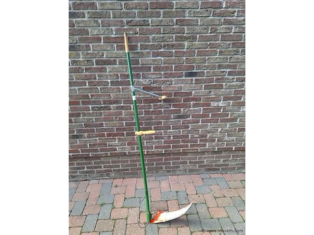 Zeisboom met zeis - afbeelding 1 van  4