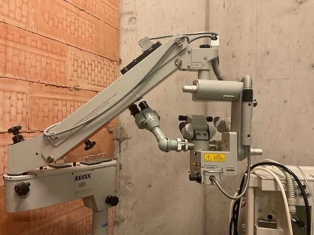 Zeiss opmi cs chirurgische microscoop - afbeelding 3 van  6