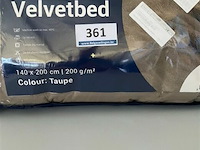 Zelesta velvetbed taupe 140 x 200 200 gr - afbeelding 2 van  3
