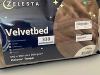 Zelesta velvetbed taupe 240 x 200 200 gr - afbeelding 1 van  3