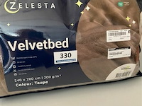 Zelesta velvetbed taupe 240 x 200 200 gr - afbeelding 2 van  3