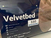 Zelesta velvetbed taupe 240 x 200 200 gr - afbeelding 3 van  3
