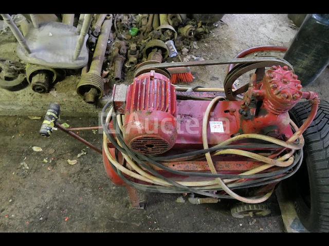 Zelfgemaakte compressor - afbeelding 1 van  7