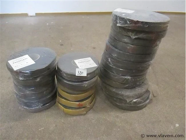 Zelfklevende mousse band - afbeelding 1 van  2