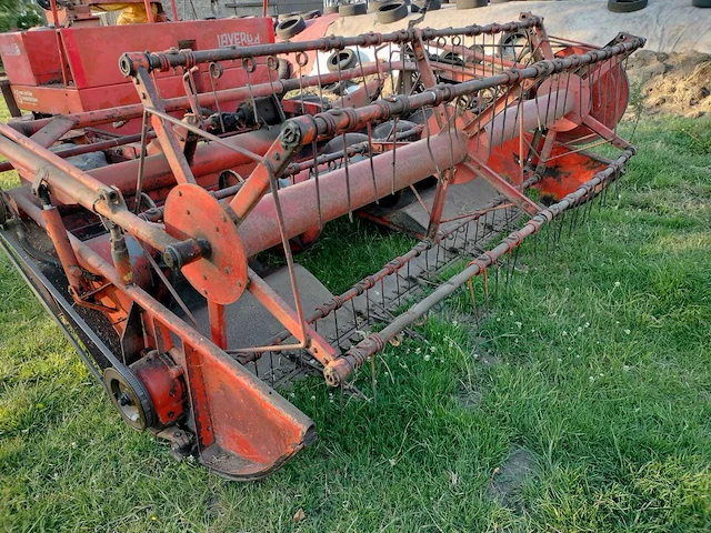 Zelfrijdende zwadmaaier laverda afc110a - afbeelding 1 van  13
