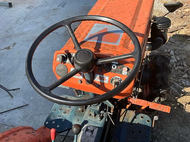 Zen-noh zb6001 minitractor - afbeelding 16 van  17