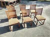 Zes stoelen - afbeelding 1 van  1