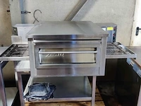 Zesto pizza oven