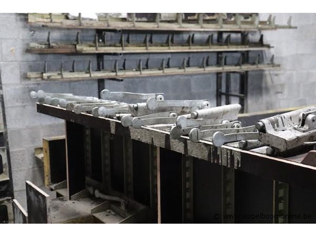 Zgn kiptafel vv toebehoren wo magnetische klemmen - afbeelding 5 van  8