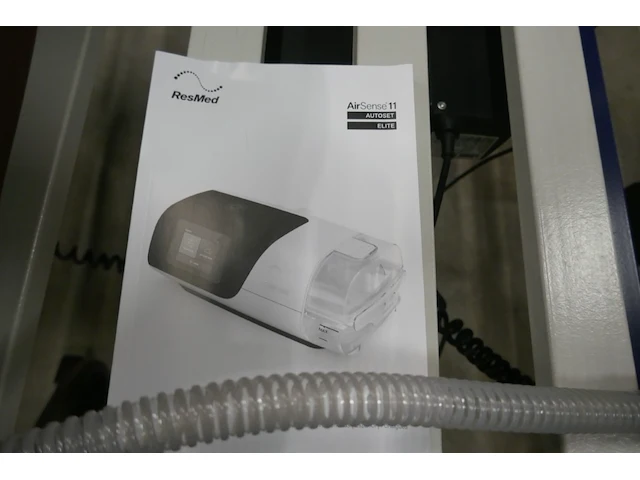 Ziekenhuisbed + cpap machine + diverse items - afbeelding 4 van  9