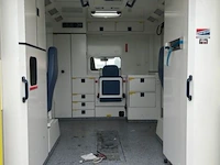 Ziekenwagen mercedes sprinter - afbeelding 8 van  41