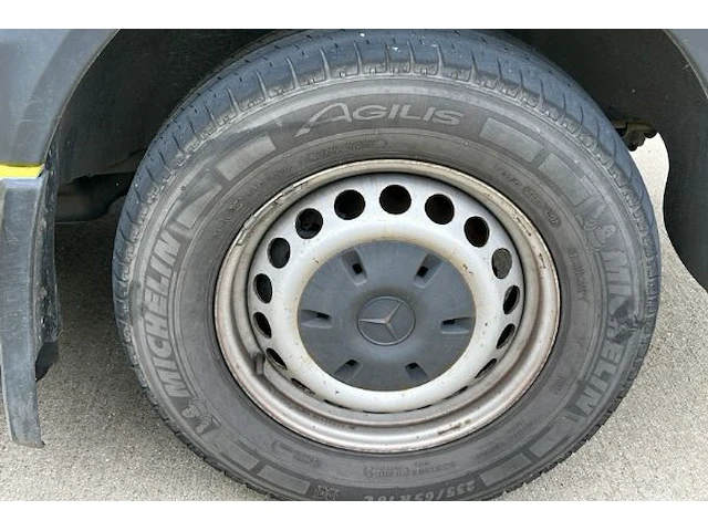 Ziekenwagen mercedes sprinter - afbeelding 21 van  41