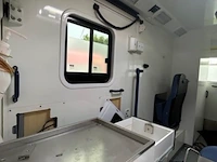 Ziekenwagen mercedes - afbeelding 5 van  16