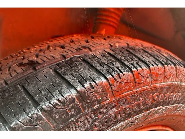 Ziekenwagen mercedes - afbeelding 8 van  16