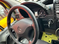 Ziekenwagen mercedes - afbeelding 11 van  16