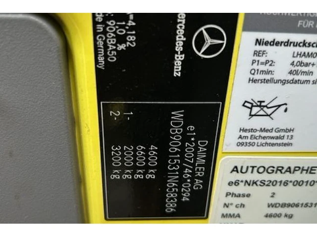 Ziekenwagen mercedes - afbeelding 14 van  16