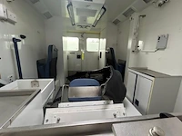 Ziekenwagen mercedes - afbeelding 16 van  16