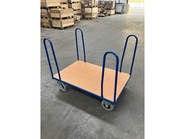 Zijbeugelwagen met 4 beugels - afbeelding 1 van  1