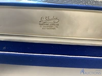 Zilverkleurige horloge met accessoire - afbeelding 11 van  11