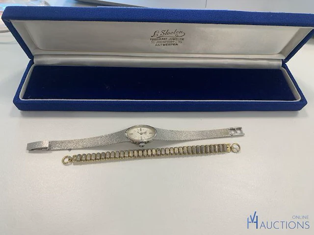 Zilverkleurige horloge met accessoire - afbeelding 1 van  11