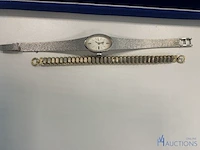 Zilverkleurige horloge met accessoire - afbeelding 2 van  11
