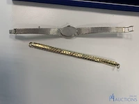 Zilverkleurige horloge met accessoire - afbeelding 3 van  11