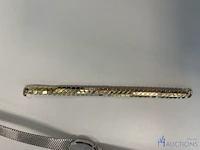 Zilverkleurige horloge met accessoire - afbeelding 7 van  11