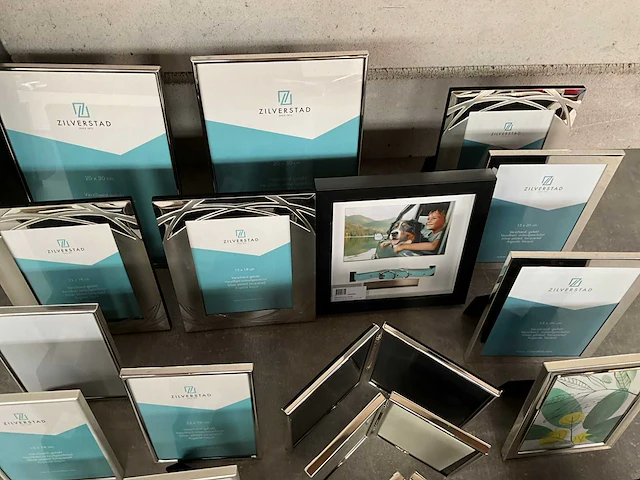 Zilverstad diverse verzilverde fotolijsten (18x) - afbeelding 8 van  9