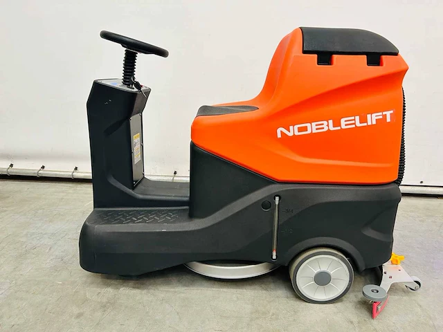 Zit-schrobmachine noblelift nr530 2024 - afbeelding 1 van  1