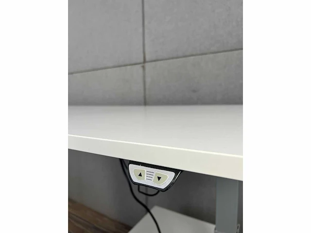 Zit /sta elektrisch bureau kinnarps - afbeelding 3 van  13