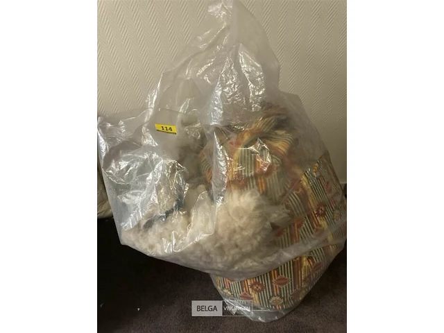 Zitkussen + schapenvel - afbeelding 1 van  2