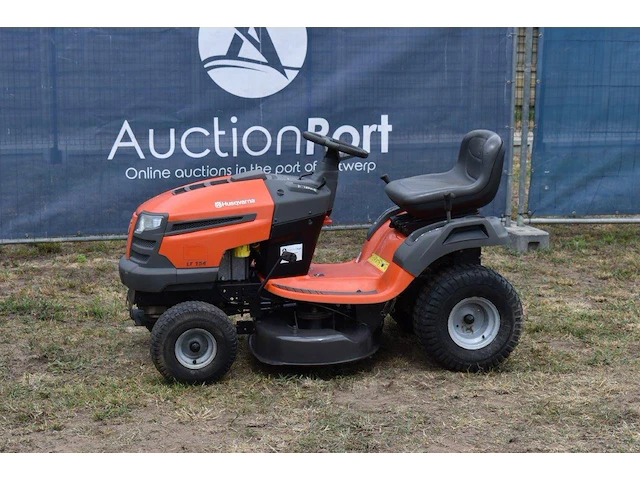 Zitmaaier husqvarna lt 154 benzine - afbeelding 1 van  1