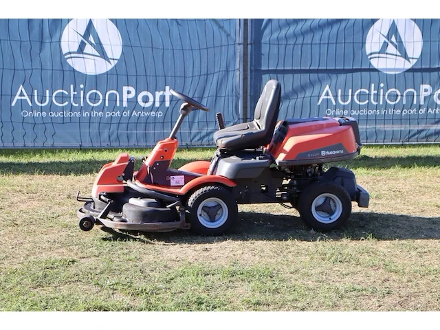 Zitmaaier husqvarna r15v2 benzine - afbeelding 1 van  1