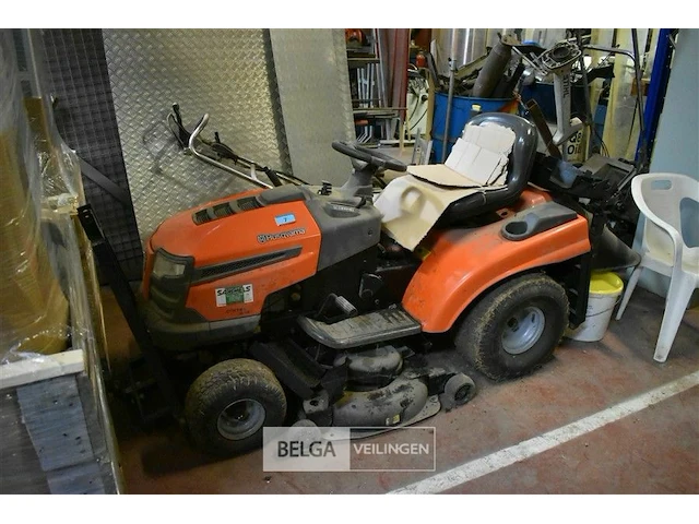 Zitmaaier husqvarna type cth191 voor onderdelen - afbeelding 1 van  14